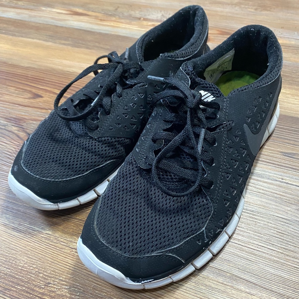Nike Free 5.0 sz 7.5 Women's Black Mesh Sneakers running tennis shoes 395914